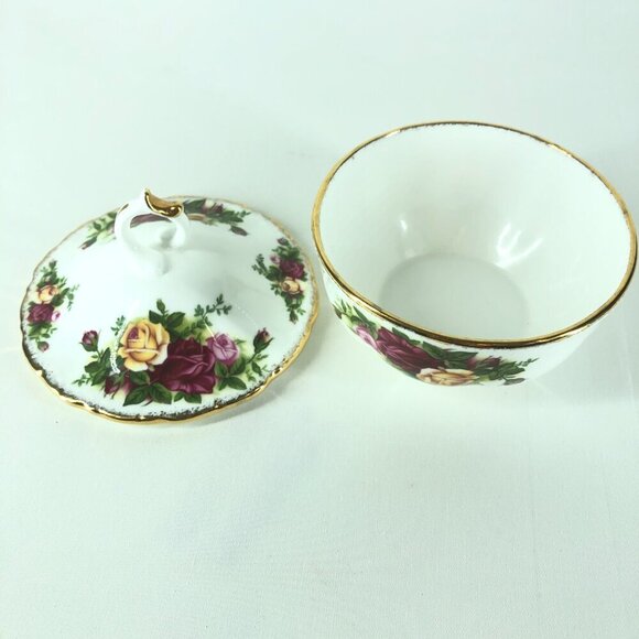 ROYAL ALBERT Old Country Roses Sugar Bowl W. Lid Fine Bone China ELEGANT - Picture 3 of 10